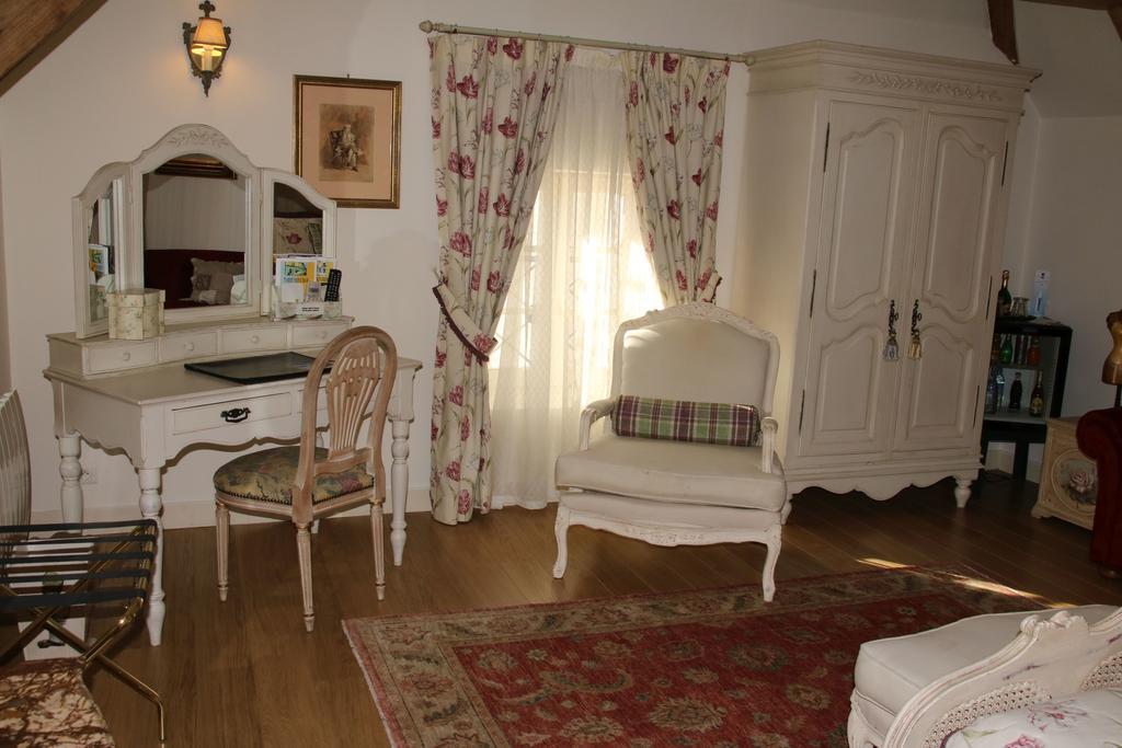 Hostellerie Du Prieure Saint-Prix  Εξωτερικό φωτογραφία