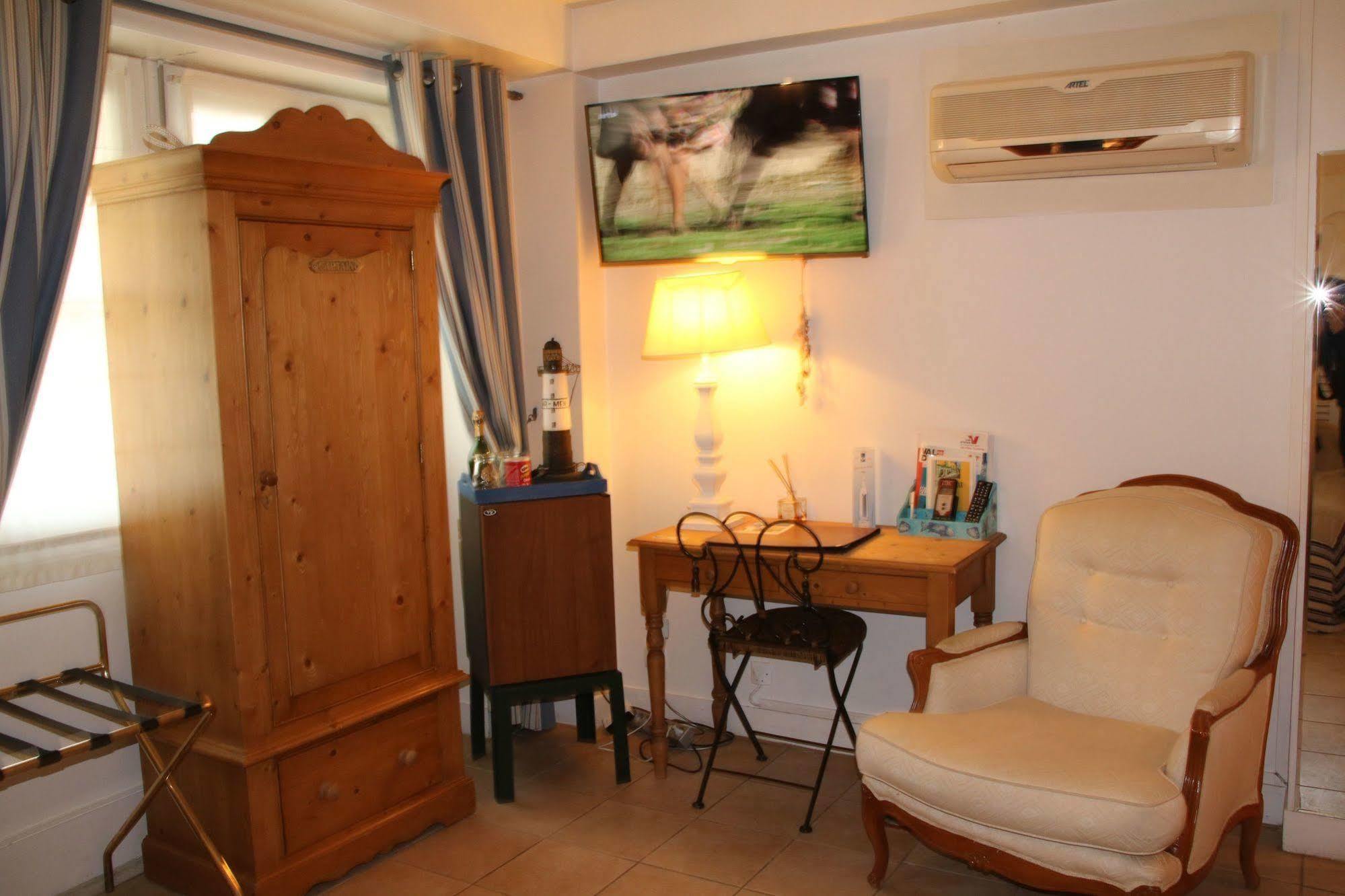 Hostellerie Du Prieure Saint-Prix  Εξωτερικό φωτογραφία