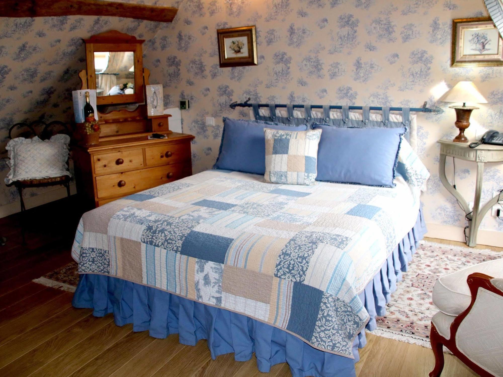 Hostellerie Du Prieure Saint-Prix  Εξωτερικό φωτογραφία